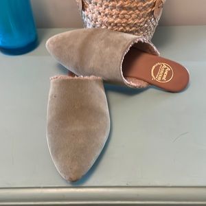 Andre Assous slides size 8